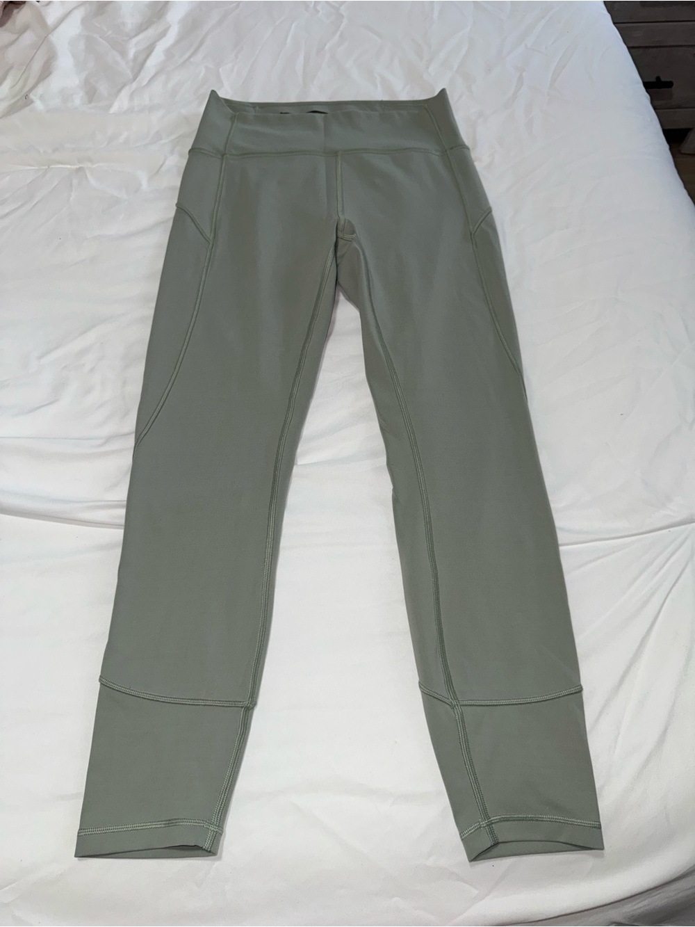 lululemon In the Movement Tight 25” - Sage Green